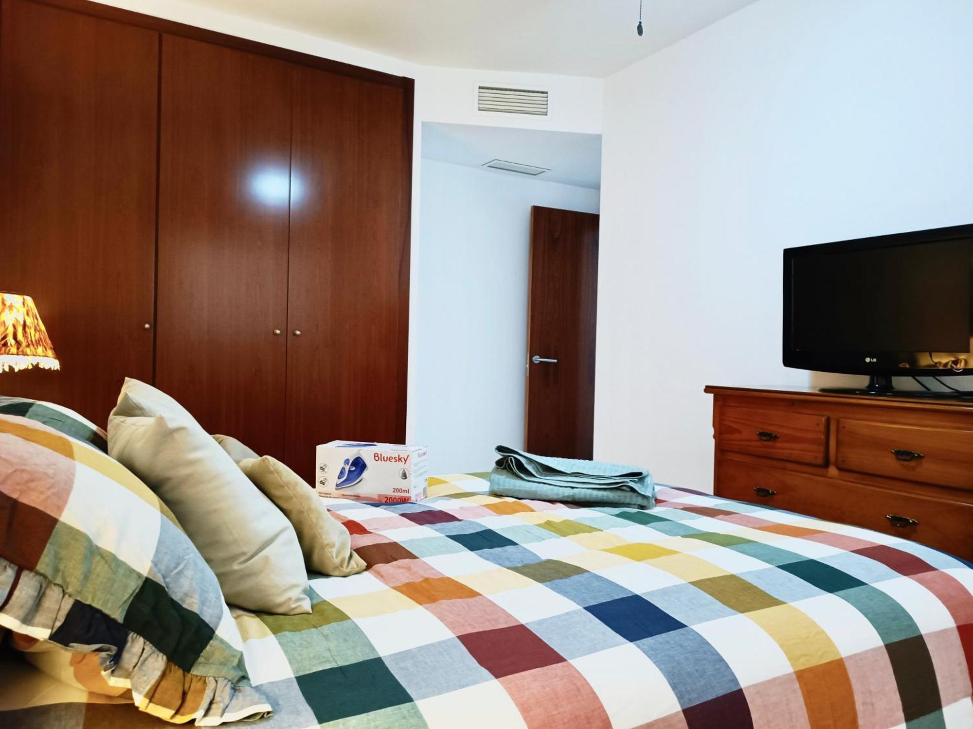 Jac - Wifi, 1 Dormitorio, Terraza, Centro A 150 Metros, Playa 850 Metros Torremolinos