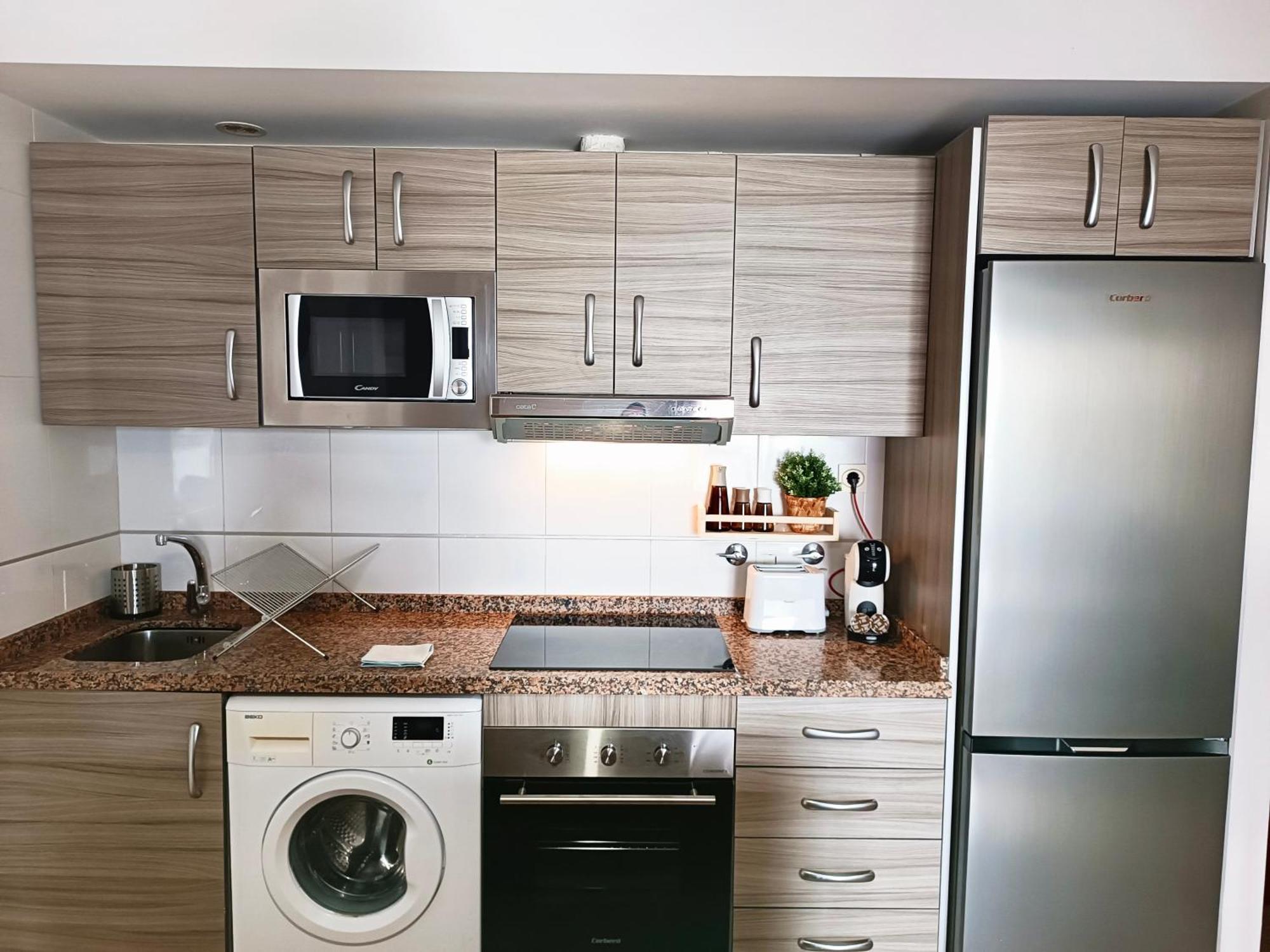 Jac - Wifi, 1 Dormitorio, Terraza, Centro A 150 Metros, Playa 850 Metros Apartamento Torremolinos